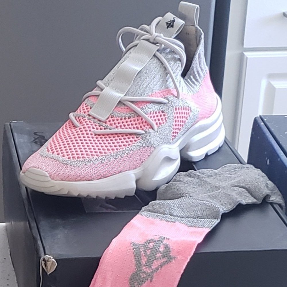 SIA Collective Survivor Size 11